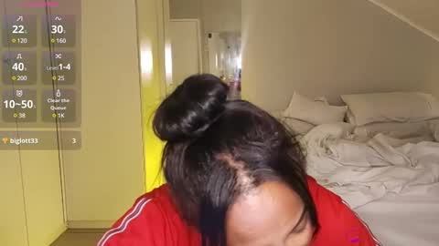 Snapshot of hellsd97 chatting on December 2024 02:33:02 AM hellsd97 online show from December 2024 02:33:02 AM