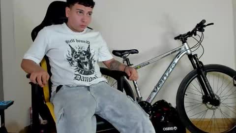 Snapshot of hellstar_team chatting on October 2025 08:15:02 AM Star and Andy online show from October 2025 08:15:02 AM