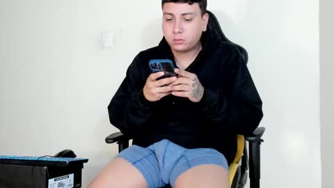 Snapshot of hellstar_team chatting on October 2025 05:09:02 AM Star and Andy online show from October 2025 05:09:02 AM