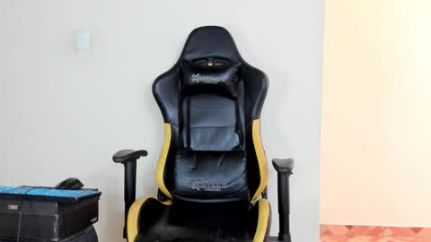 Snapshot of hellstar_team chatting on November 2025 09:17:02 PM Star and Andy online show from November 2025 09:17:02 PM