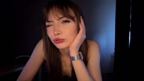 hellyluxury online show from June 2026 06:09:02 PM