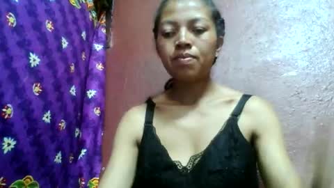 Snapshot of henitsaldy chatting on May 2026 03:20:02 PM henitsaldy online show from May 2026 03:20:02 PM