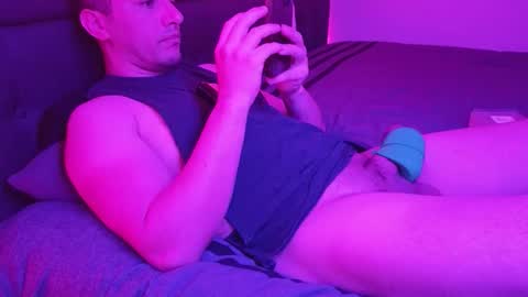 HENNIDRIP online show from January 2026 05:45:01 AM