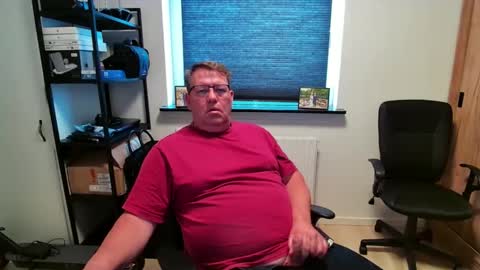 henrikrp1971 online show from April 2026 11:11:01 AM