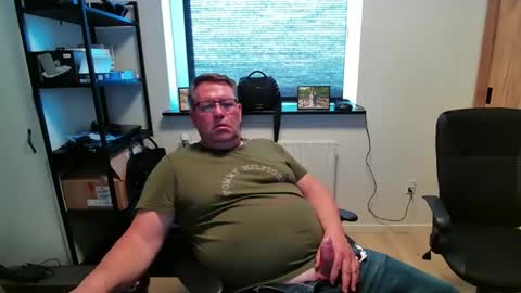 henrikrp1971 online show from April 2026 04:09:02 PM