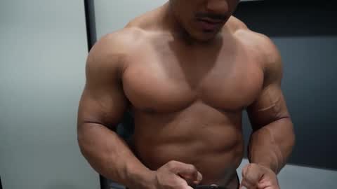 Henri online show from December 2025 11:11:01 PM