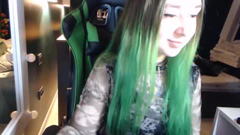 Hentaishiing online show from October 2025 06:42:01 PM