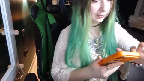 Hentaishiing online show from November 2025 05:56:02 PM