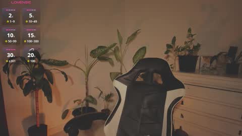 Snapshot of hera_069 chatting on September 2025 03:58:02 PM Hello I am Valentina independent Colombian model I love sensuality and pleasure welcome online show from September 2025 03:58:02 PM