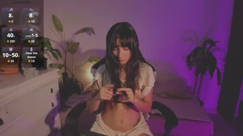 Snapshot of hera_069 chatting on October 2025 05:35:02 AM Hello I am Valentina independent Colombian model I love sensuality and pleasure welcome online show from October 2025 05:35:02 AM