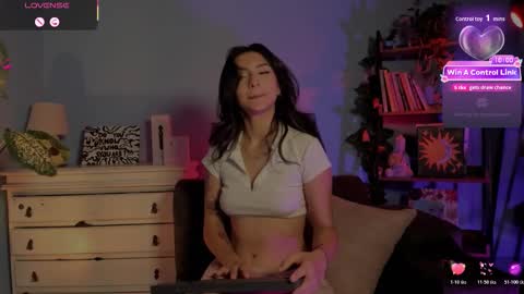 Snapshot of hera_069 chatting on February 2026 05:40:02 AM Hello I am Valentina independent Colombian model I love sensuality and pleasure welcome online show from February 2026 05:40:02 AM