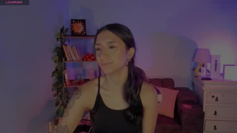 Hello I am Valentina independent Colombian model I love sensuality and pleasure welcome online show from March 2026 05:35:01 AM