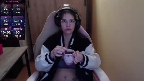 Snapshot of heraluna_ chatting on December 2024 09:45:02 PM HeraLuna  online show from December 2024 09:45:02 PM