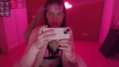 Snapshot of heraluna_ chatting on January 2025 10:51:01 PM HeraLuna  online show from January 2025 10:51:01 PM