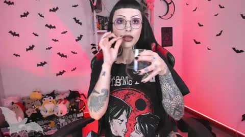  Marie  online show from November 2025 05:28:02 AM