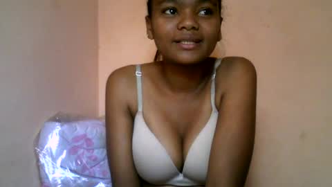 Snapshot of herisse01 chatting on June 2026 08:02:02 AM herisse01 online show from June 2026 08:02:02 AM