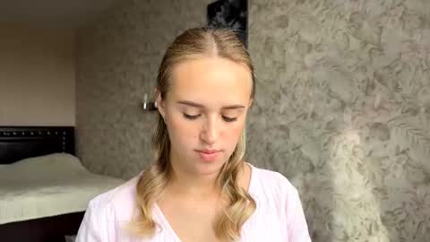 Snapshot of hermiladziekan chatting on September 2025 08:38:01 AM Sylvia online show from September 2025 08:38:01 AM