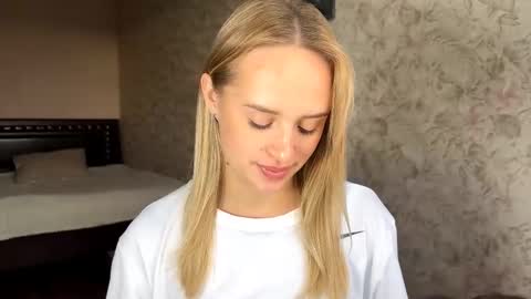 Snapshot of hermiladziekan chatting on September 2025 07:55:02 AM Sylvia online show from September 2025 07:55:02 AM