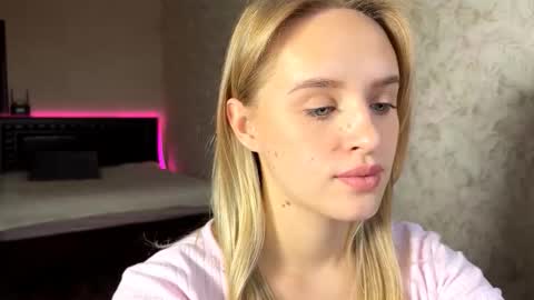 Snapshot of hermiladziekan chatting on October 2025 07:18:02 AM Sylvia online show from October 2025 07:18:02 AM