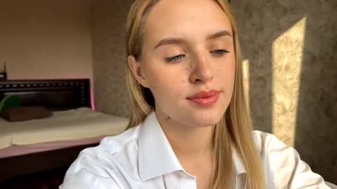 Snapshot of hermiladziekan chatting on October 2025 08:13:01 AM Sylvia online show from October 2025 08:13:01 AM