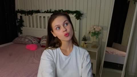 Nicole online show from March 2026 09:08:01 PM