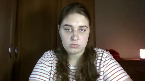 hess_luna_ online show from September 2025 09:11:01 AM