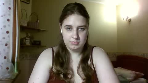 hess_luna_ online show from October 2025 09:08:01 AM