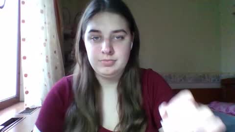 hess_luna_ online show from November 2025 10:06:01 AM