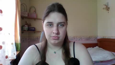 hess_luna_ online show from April 2026 09:10:01 AM