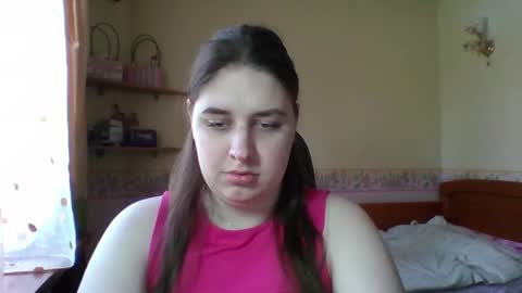 hess_luna_ online show from April 2026 08:42:02 AM