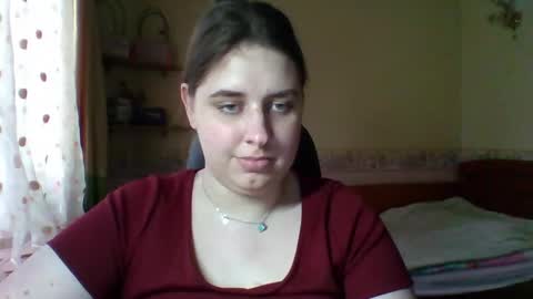 hess_luna_ online show from April 2026 12:29:02 PM