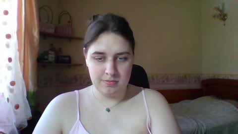 hess_luna_ online show from April 2026 09:07:01 AM