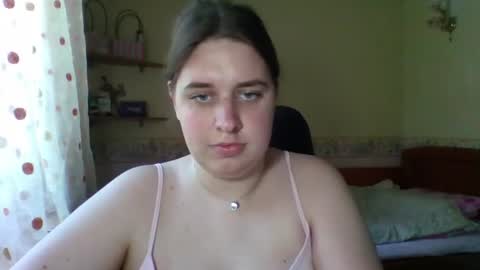 hess_luna_ online show from June 2026 09:04:02 AM