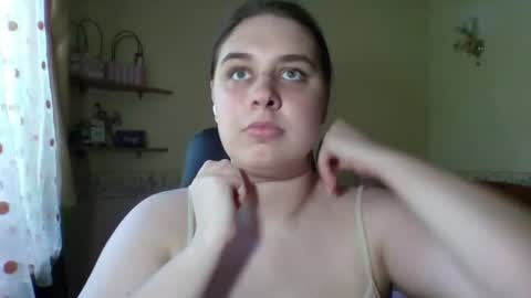 hess_luna_ online show from July 2026 09:00:01 AM