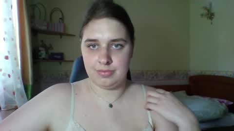 hess_luna_ online show from July 2026 09:13:02 AM