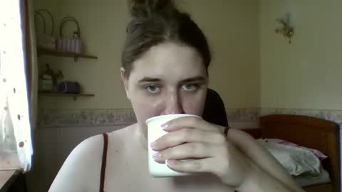 hess_luna_ online show from July 2026 09:11:02 AM