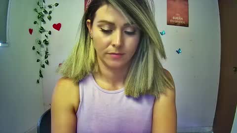 Snapshot of hestesiaxx chatting on February 2025 10:31:02 PM Hestesiaxx online show from February 2025 10:31:02 PM