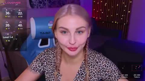 hey_cassie online show from November 2025 04:13:02 PM