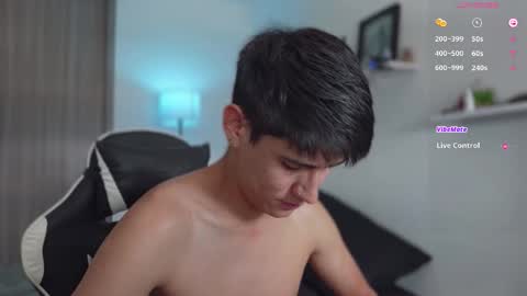 hey_cesard online show from November 2025 03:33:02 PM