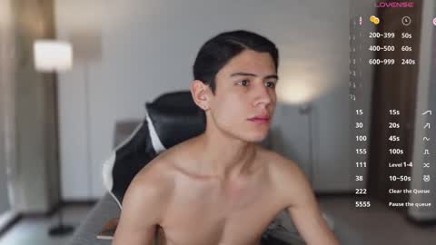 hey_cesard online show from May 2026 12:32:01 PM