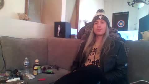 hey_mikky online show from October 2025 06:01:01 PM