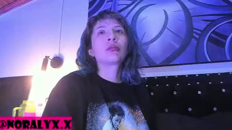 Snapshot of hey_noraly chatting on July 2026 04:09:01 AM Noraly online show from July 2026 04:09:01 AM