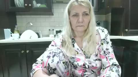 Snapshot of heyheygrey chatting on April 2026 08:44:01 PM Heyheygrey online show from April 2026 08:44:01 PM