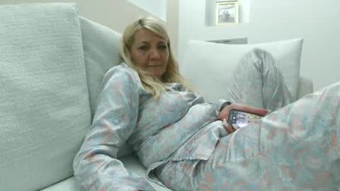 Snapshot of heyheygrey chatting on May 2026 02:29:01 AM Heyheygrey online show from May 2026 02:29:01 AM