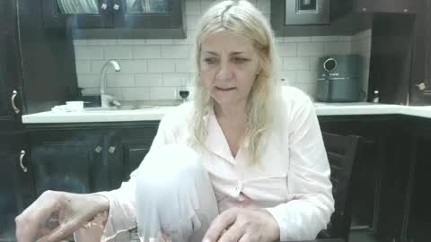 Snapshot of heyheygrey chatting on June 2026 10:47:02 AM Heyheygrey online show from June 2026 10:47:02 AM