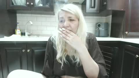 Snapshot of heyheygrey chatting on July 2026 01:04:01 PM Heyheygrey online show from July 2026 01:04:01 PM
