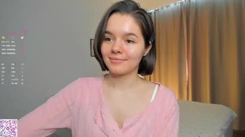 Snapshot of heyim_laura chatting on January 2026 05:33:01 AM Laura online show from January 2026 05:33:01 AM