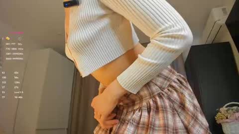 Snapshot of heyim_laura chatting on February 2026 05:58:01 PM Laura online show from February 2026 05:58:01 PM