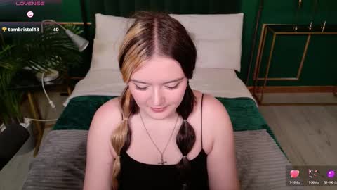 Snapshot of heymarybaby chatting on September 2025 07:23:01 AM Amazing Mary  online show from September 2025 07:23:01 AM