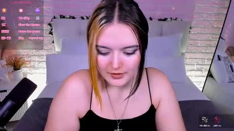 Snapshot of heymarybaby chatting on October 2025 11:08:02 AM Amazing Mary  online show from October 2025 11:08:02 AM